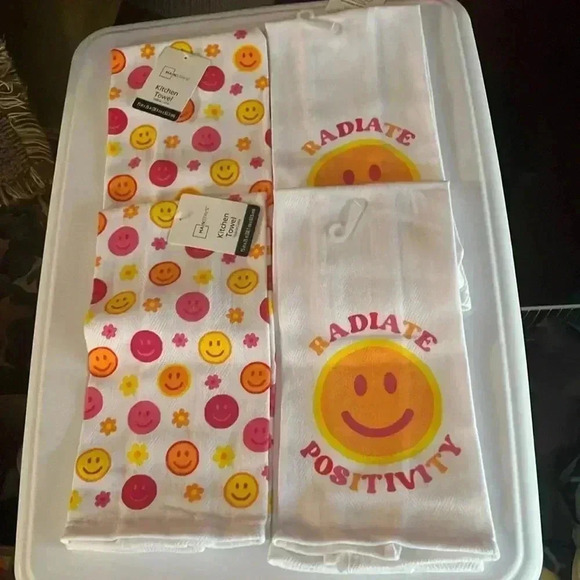 NWT Radiate Positivity, Kitchen Towels - Picture 1 of 3